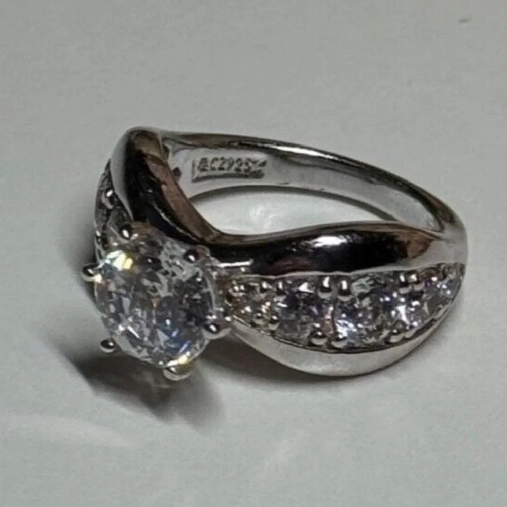 925 STERLING SILVER CZ RING SIZE 6.5
